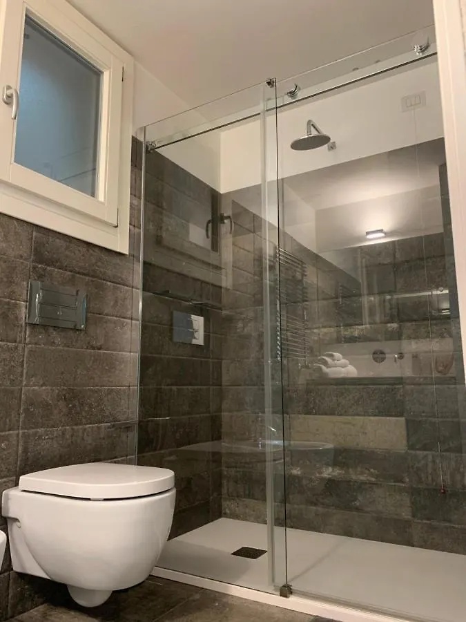 Appartarbus White Suite 0*, Arbus