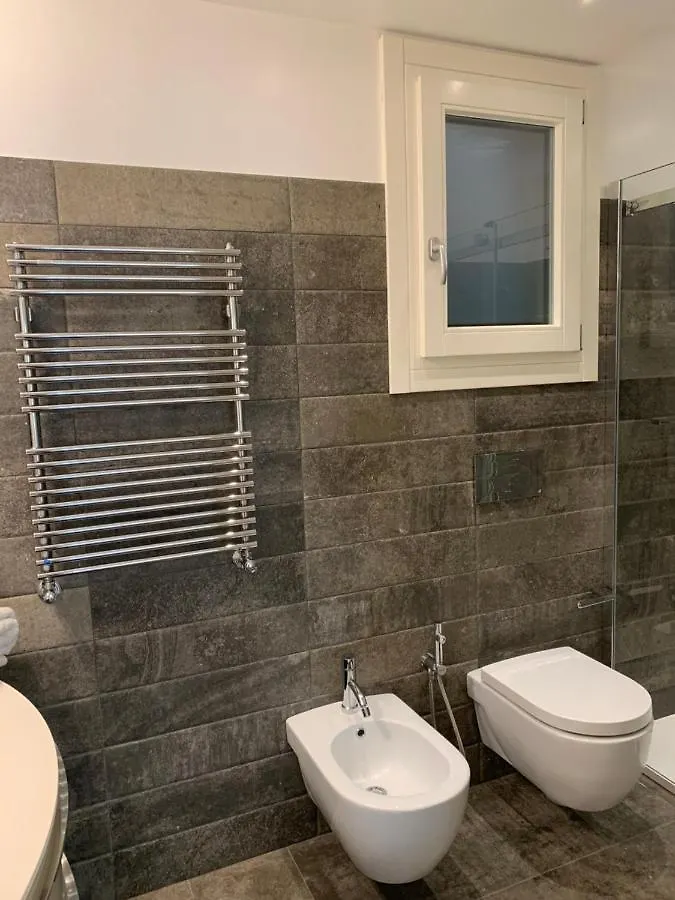 Appartarbus White Suite Arbus